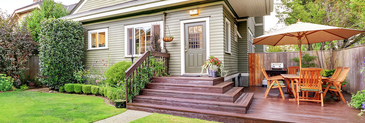 Deck and patio addition with dining space in Burlington, WA